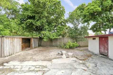 162 W 24th Street Riviera Beach FL 33404