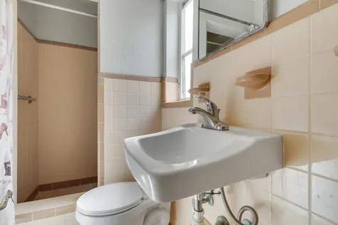 162 W 24th Street Riviera Beach FL 33404