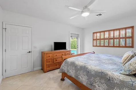 1041 Sw 7th Street Boca Raton FL 33486
