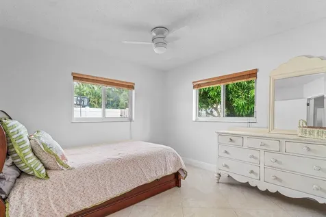 1041 Sw 7th Street Boca Raton FL 33486