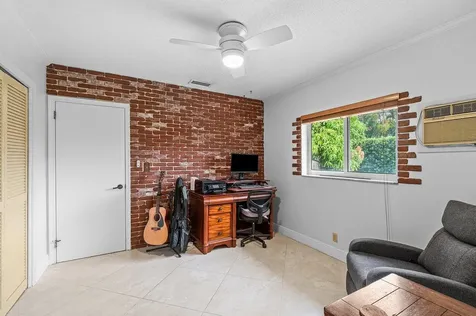 1041 Sw 7th Street Boca Raton FL 33486