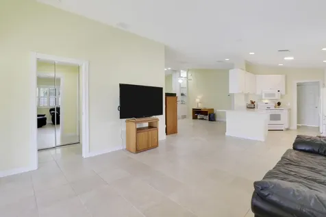 10628 SW Hartwick Drive Port Saint Lucie FL 34987