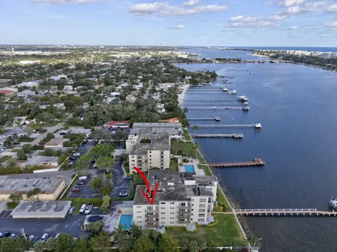1206 S Lake Drive Lantana FL 33462
