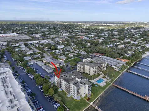 1206 S Lake Drive Lantana FL 33462