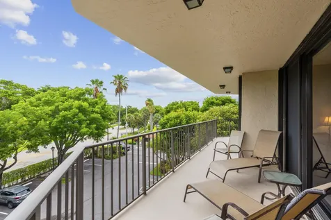 859 Jeffery Street Boca Raton FL 33487