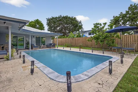 555 Nw 15th Avenue Boca Raton FL 33486