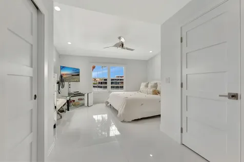 894 E Jeffery Street Boca Raton FL 33487