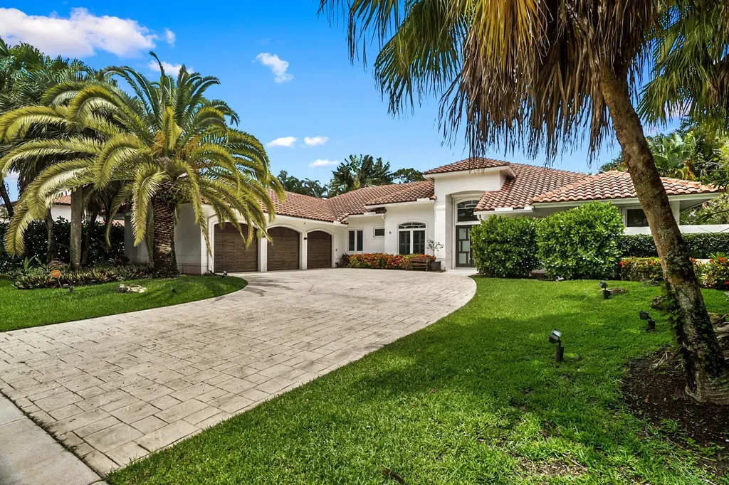 910 Parkside Circle Boca Raton FL 33486