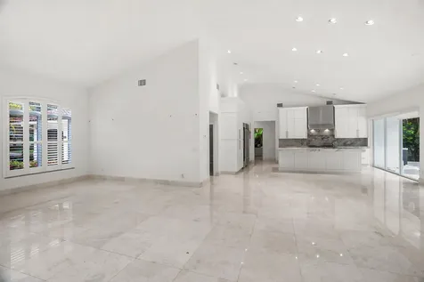 910 Parkside Circle Boca Raton FL 33486