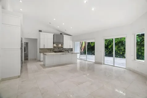 910 Parkside Circle Boca Raton FL 33486