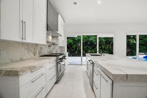 910 Parkside Circle Boca Raton FL 33486