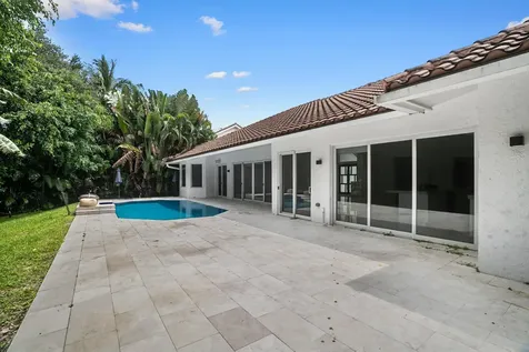 910 Parkside Circle Boca Raton FL 33486