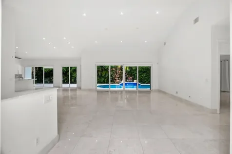 910 Parkside Circle Boca Raton FL 33486