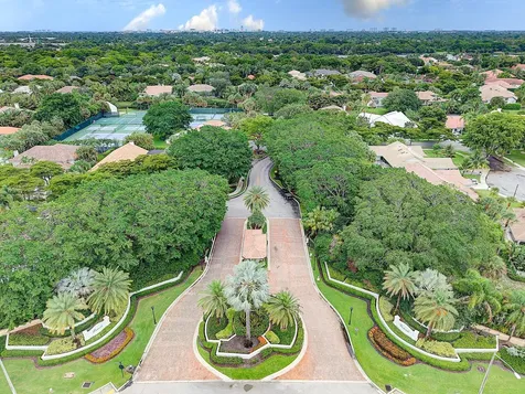 910 Parkside Circle Boca Raton FL 33486
