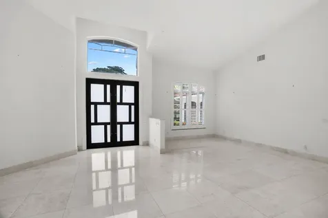 910 Parkside Circle Boca Raton FL 33486