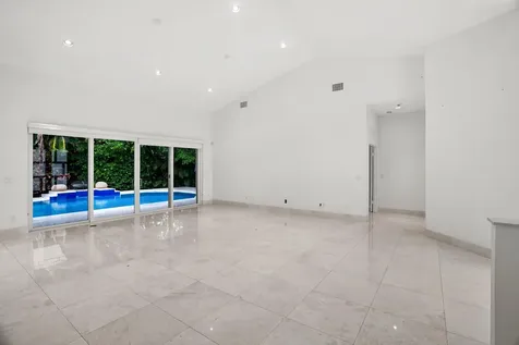 910 Parkside Circle Boca Raton FL 33486
