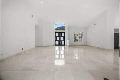 910 Parkside Circle Boca Raton FL 33486
