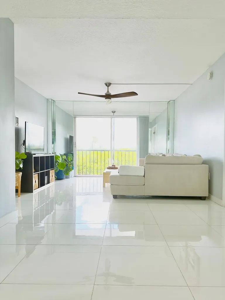 4164 Inverrary Drive Lauderhill FL 33319