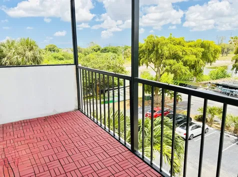 4164 Inverrary Drive Lauderhill FL 33319