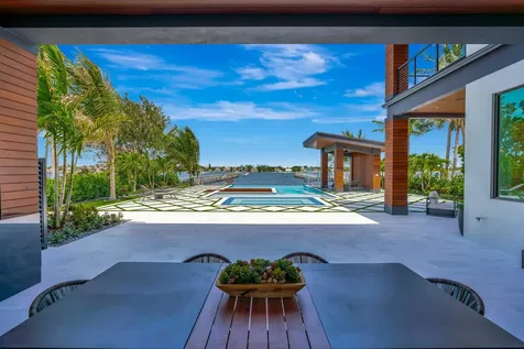 416 S Lake Drive Lantana FL 33462