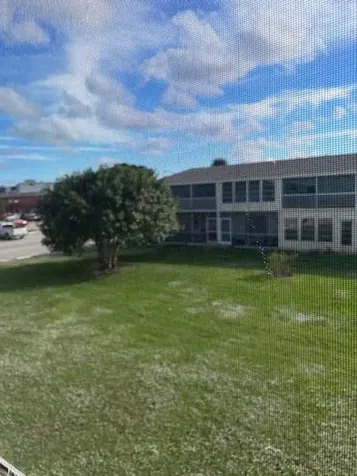 37 Kingswood B West Palm Beach FL 33417