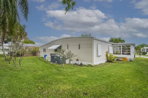 293 Ne Moonstone Drive Jensen Beach FL 34957