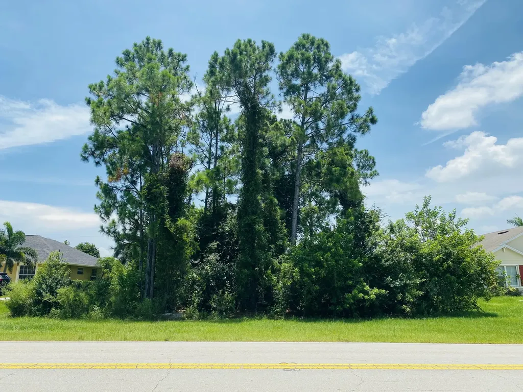 1170 SW Del Rio Boulevard Port Saint Lucie FL 34953