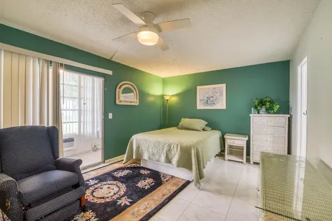 81 Farnham D Deerfield Beach FL 33442