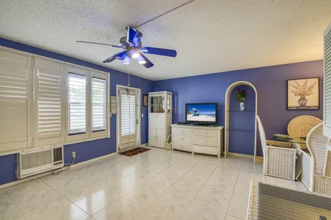 81 Farnham D Deerfield Beach FL 33442