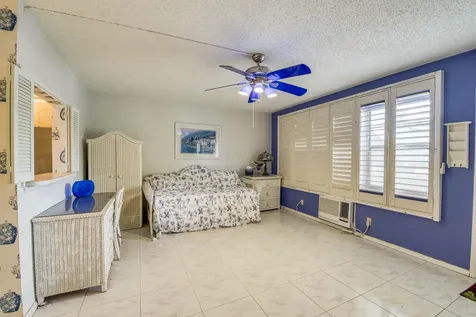 81 Farnham D Deerfield Beach FL 33442