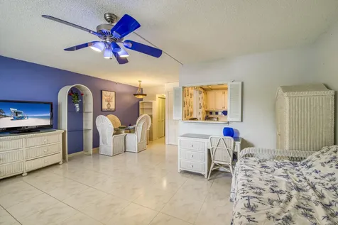 81 Farnham D Deerfield Beach FL 33442