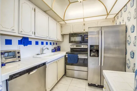 81 Farnham D Deerfield Beach FL 33442