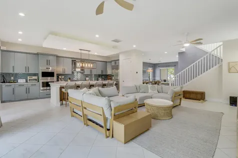 5021 Grandiflora Road Palm Beach Gardens FL 33418