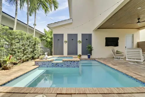 5021 Grandiflora Road Palm Beach Gardens FL 33418