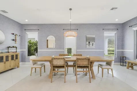 5021 Grandiflora Road Palm Beach Gardens FL 33418