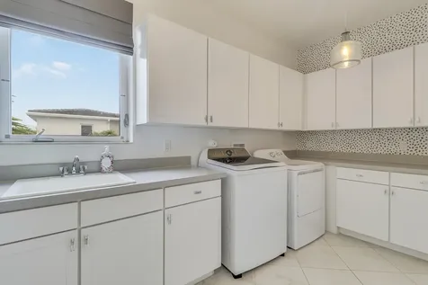5021 Grandiflora Road Palm Beach Gardens FL 33418