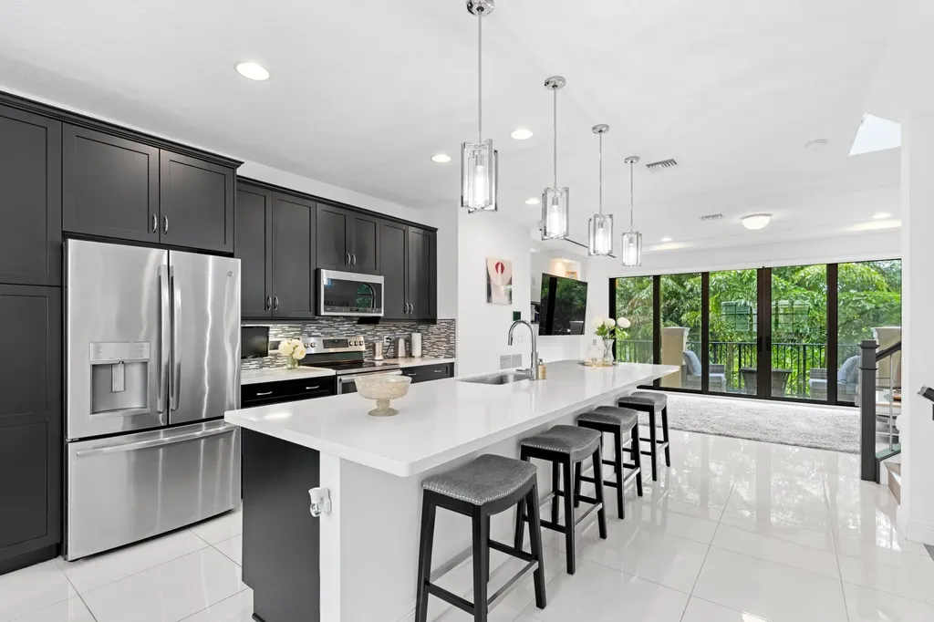 614 Windward Circle Boynton Beach FL 33435