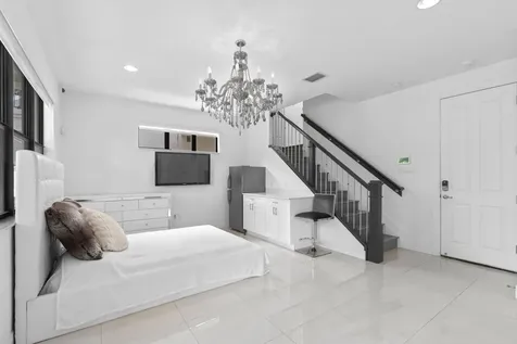 614 Windward Circle Boynton Beach FL 33435