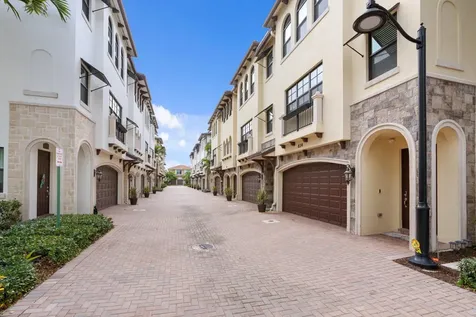 614 Windward Circle Boynton Beach FL 33435