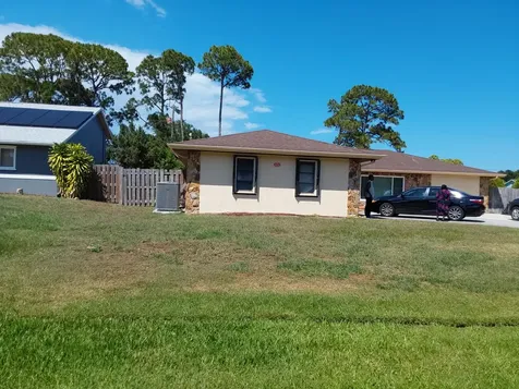 1179 Se Proctor Lane Port Saint Lucie FL 34953