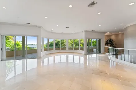 49 W High Point Road Sewalls Point FL 34996