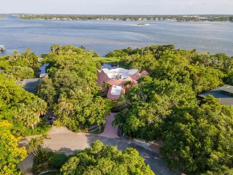 49 W High Point Road Sewalls Point FL 34996