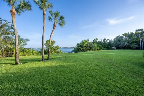 49 W High Point Road Sewalls Point FL 34996