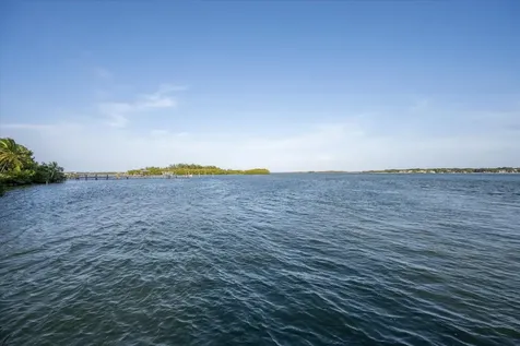 49 W High Point Road Sewalls Point FL 34996