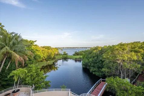 49 W High Point Road Sewalls Point FL 34996