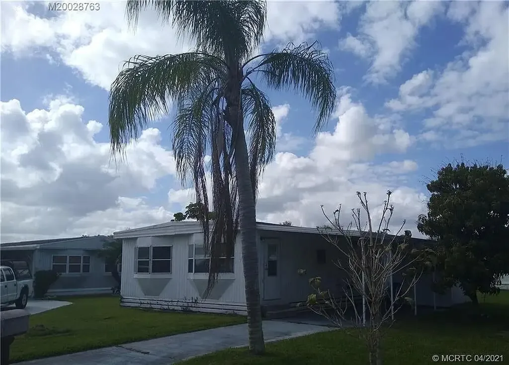 5 Florencia Lane Port Saint Lucie FL 34952