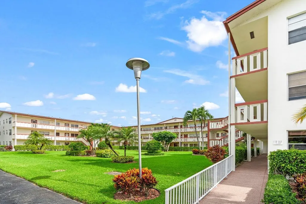 105 Brighton C Boca Raton FL 33434