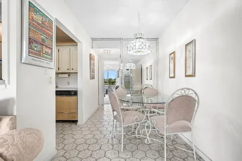 105 Brighton C Boca Raton FL 33434