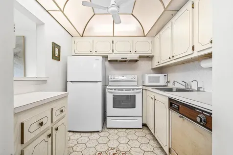 105 Brighton C Boca Raton FL 33434