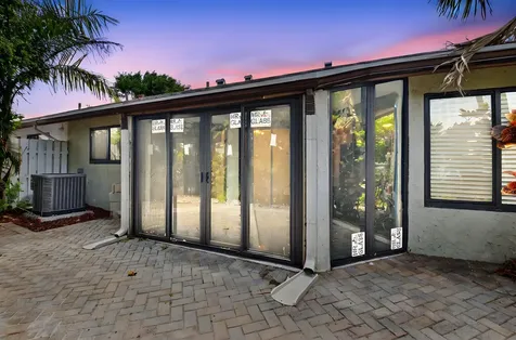 9667 Sunny Isle Circle Boca Raton FL 33428